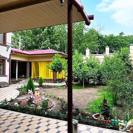 Albergue Sultan Saray Osh Exterior foto