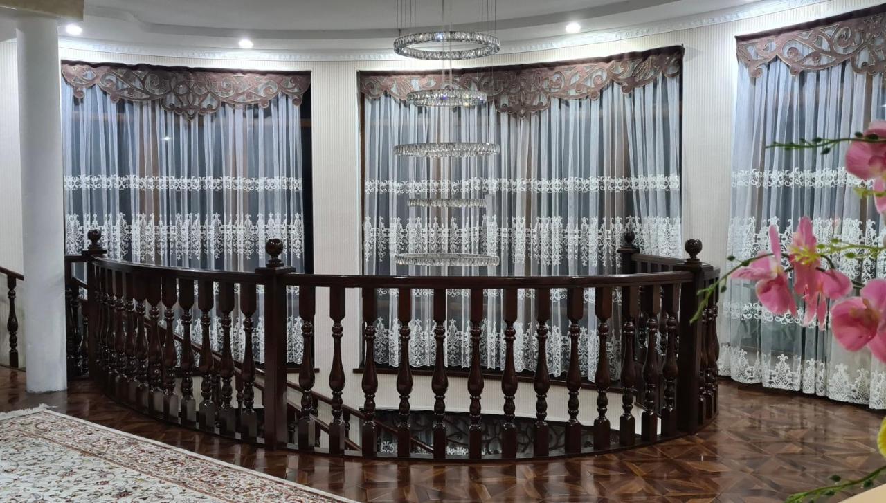 Albergue Sultan Saray Osh Exterior foto
