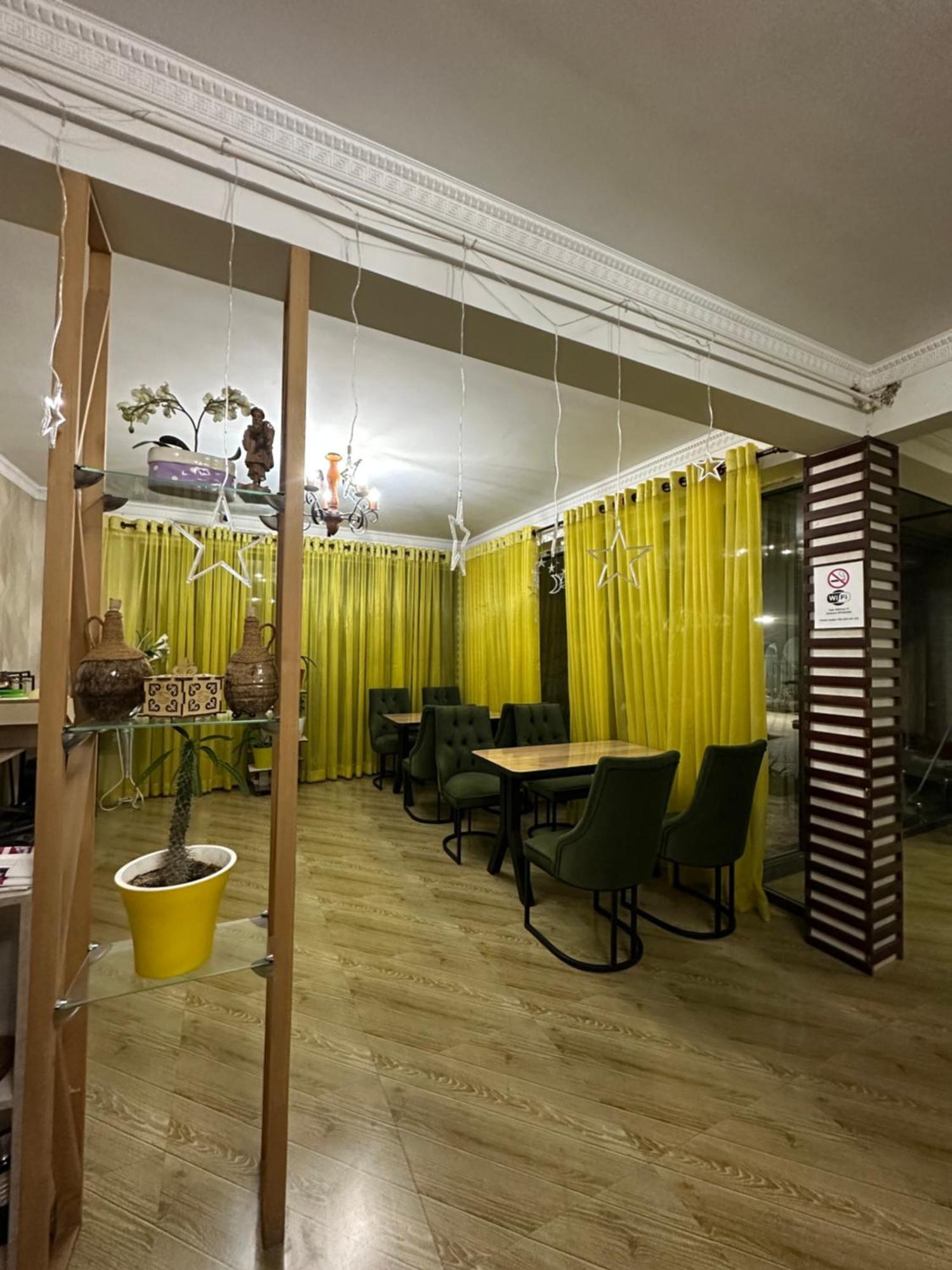Albergue Sultan Saray Osh Exterior foto