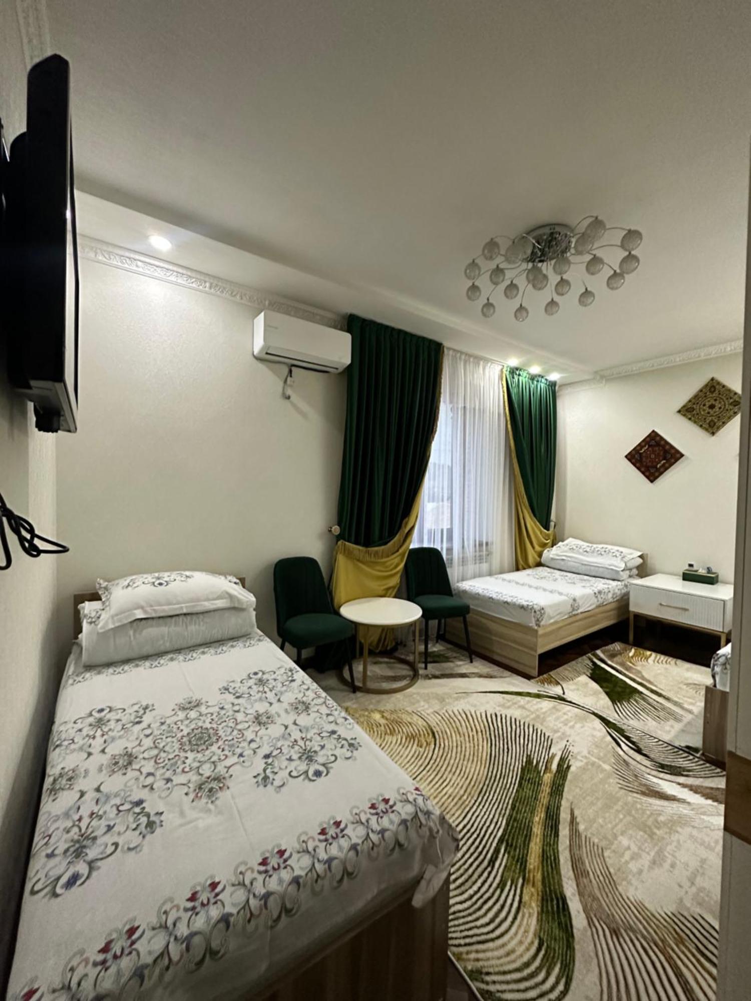 Albergue Sultan Saray Osh Exterior foto