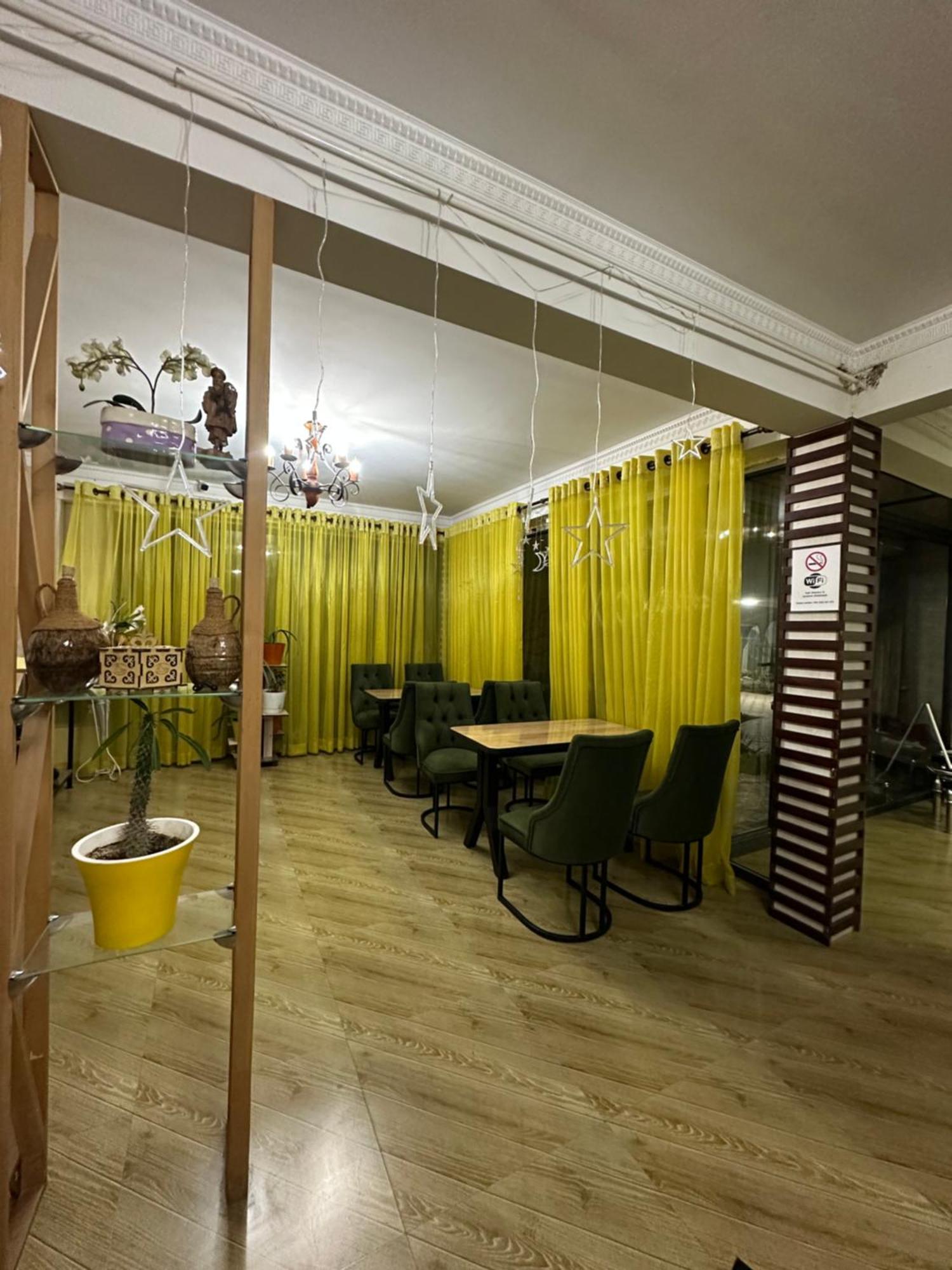 Albergue Sultan Saray Osh Exterior foto