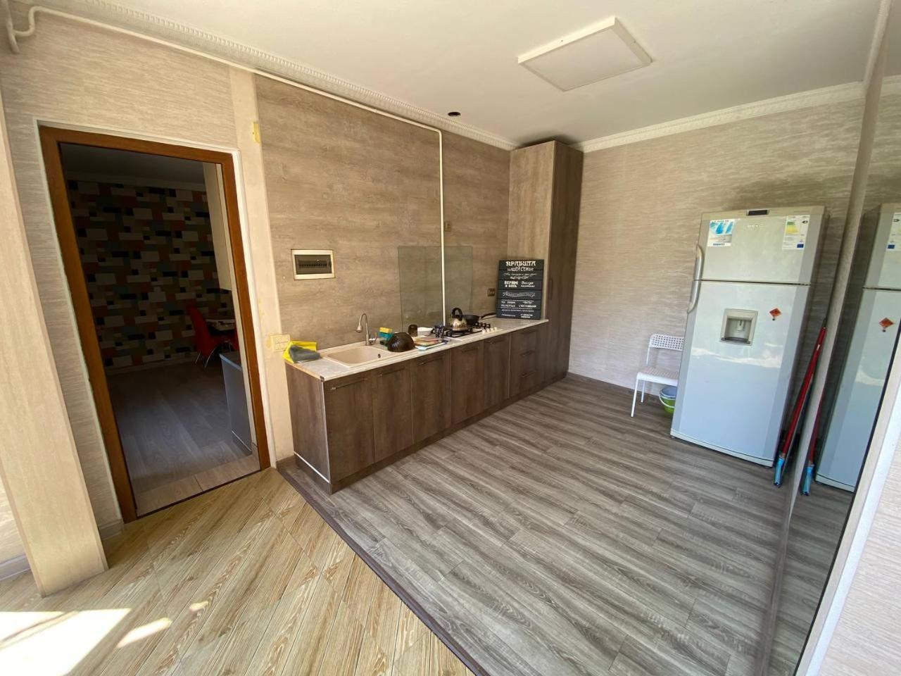 Albergue Sultan Saray Osh Exterior foto