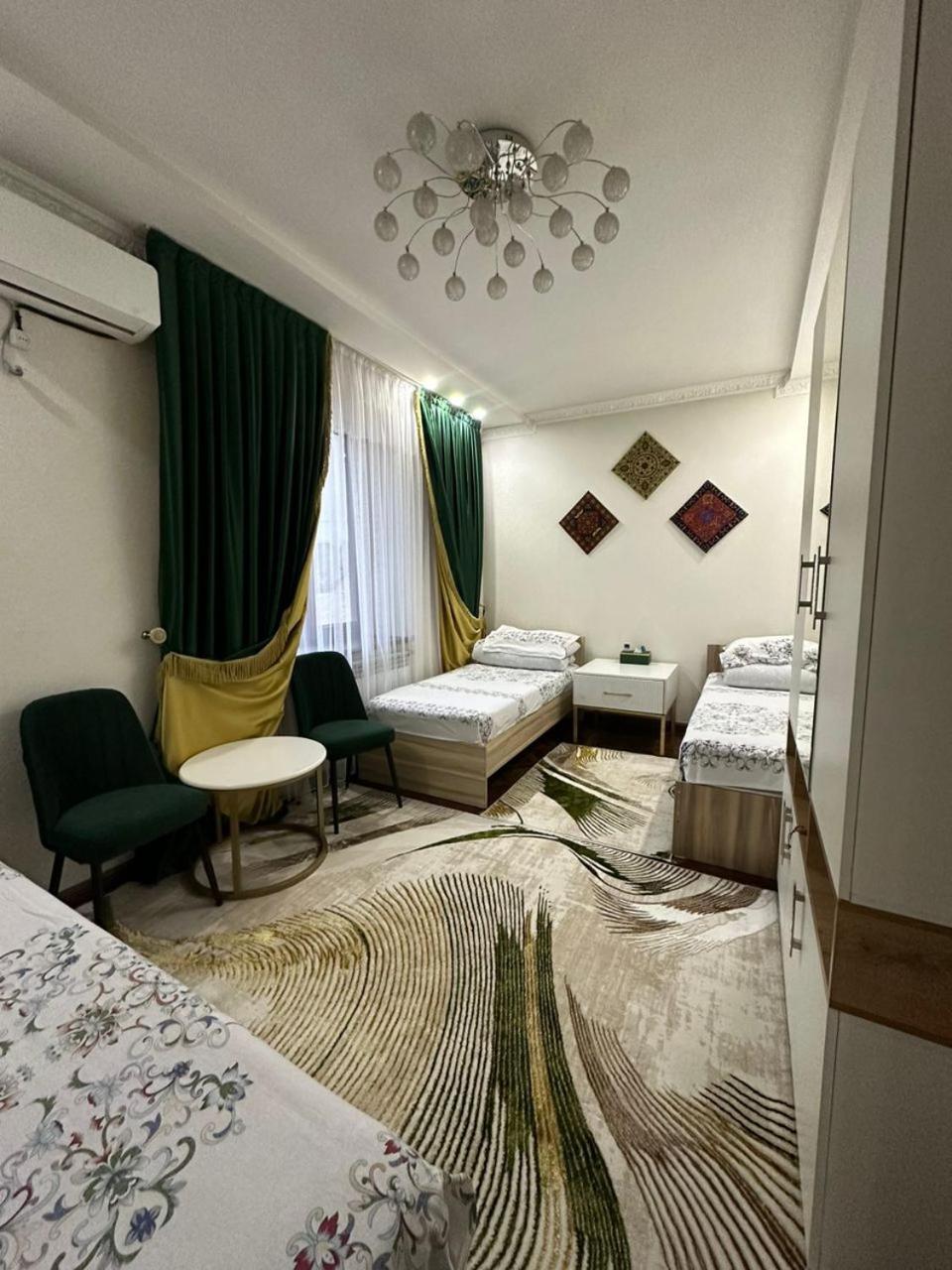 Albergue Sultan Saray Osh Exterior foto
