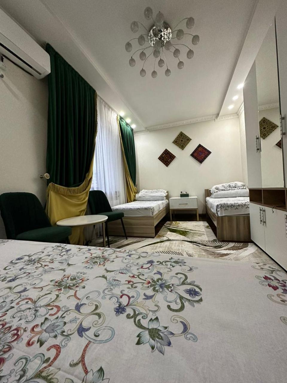 Albergue Sultan Saray Osh Exterior foto