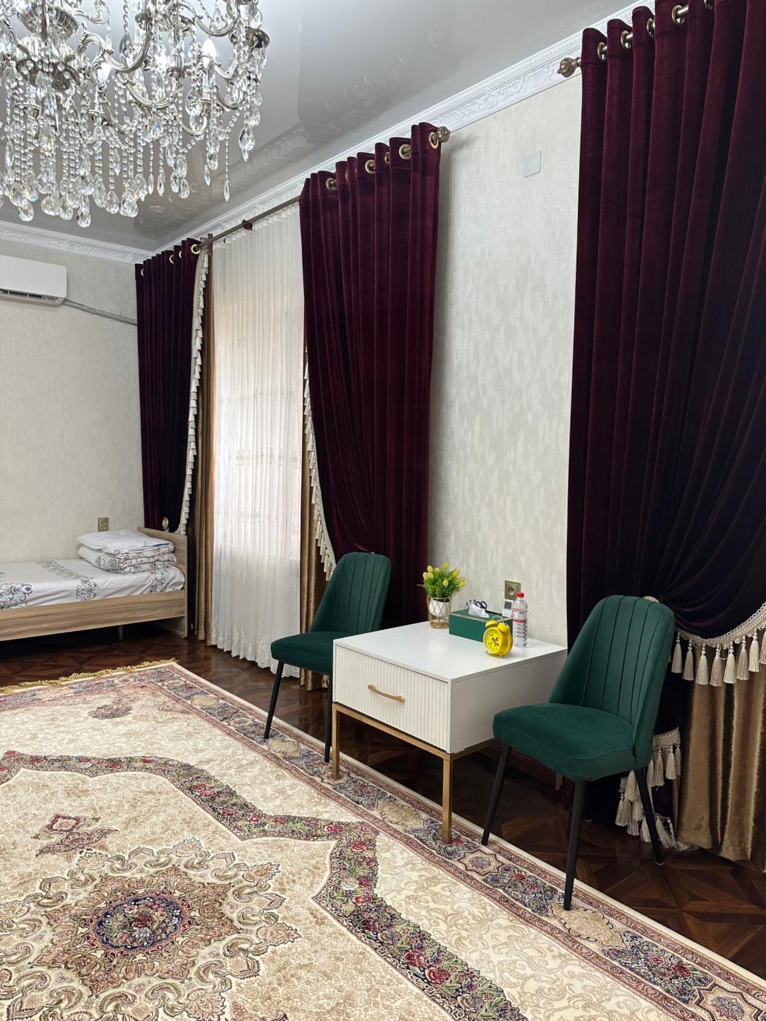 Albergue Sultan Saray Osh Exterior foto