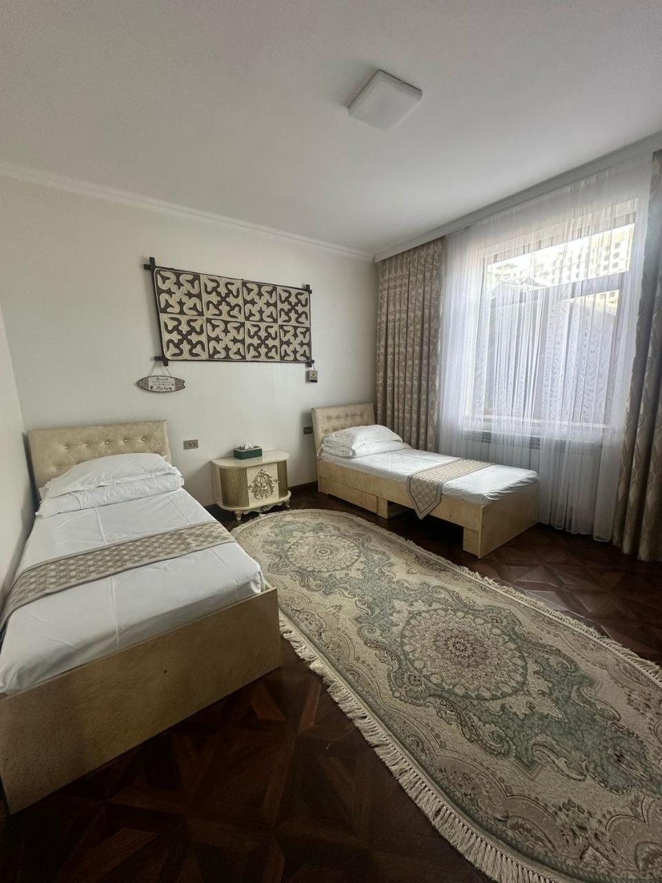 Albergue Sultan Saray Osh Exterior foto