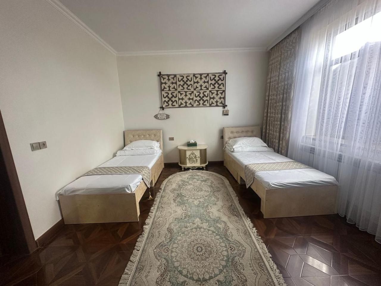 Albergue Sultan Saray Osh Exterior foto