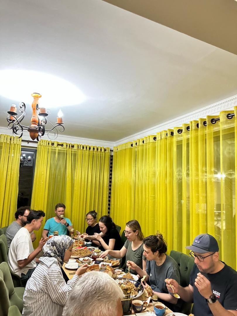 Albergue Sultan Saray Osh Exterior foto