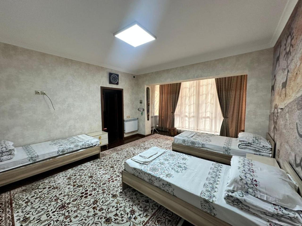 Albergue Sultan Saray Osh Exterior foto