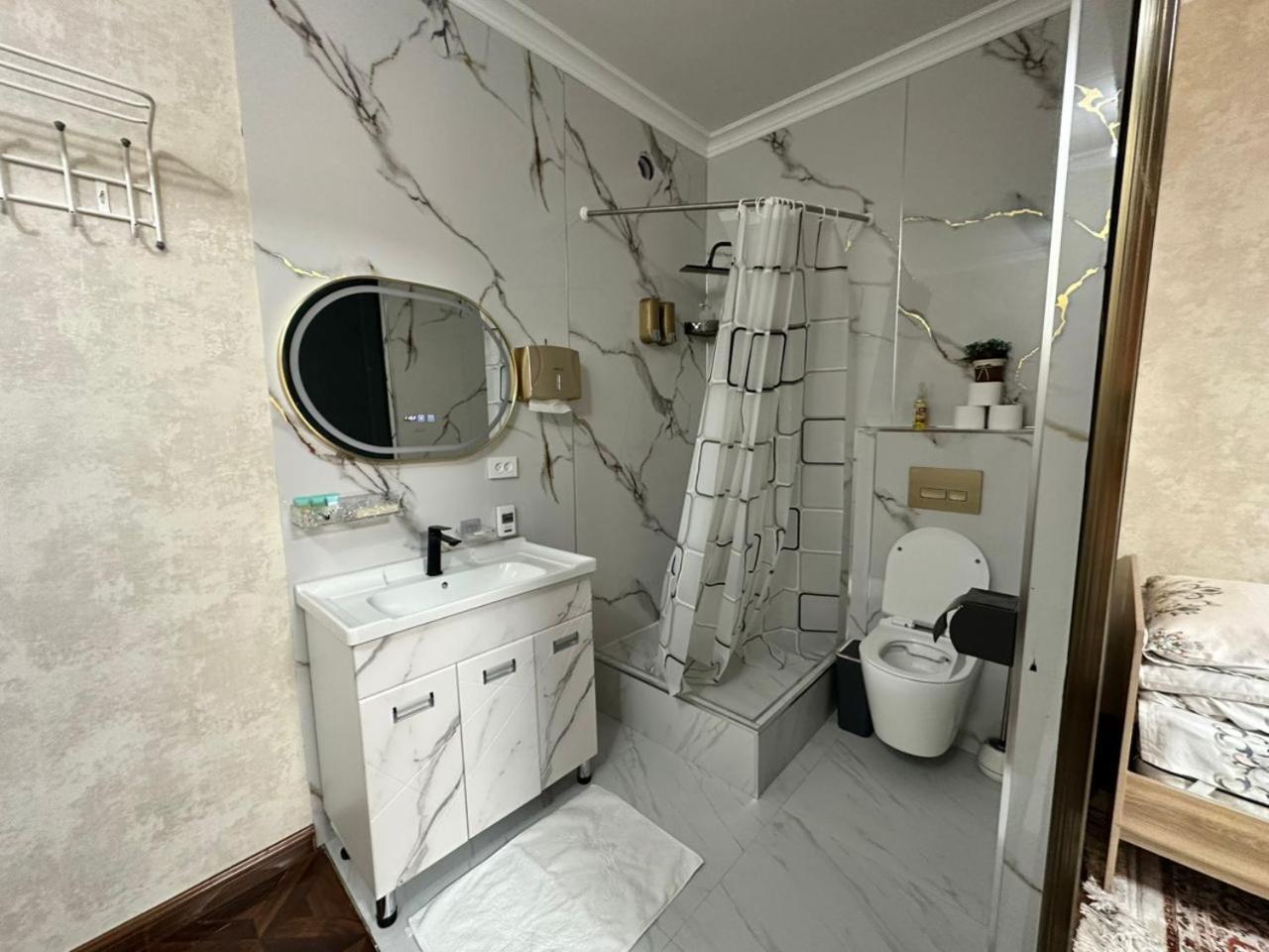 Albergue Sultan Saray Osh Exterior foto